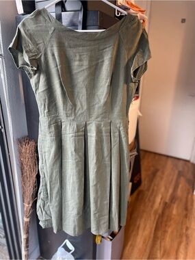 Lila Kass Olive Green Pleated Short Sleeve Dress with white belt -Fit Flare